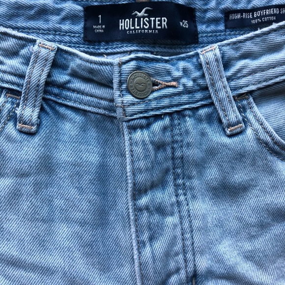 Hollister Shorts - Picture 1 of 3